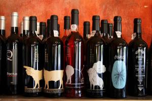 Vinicus - Wein, Sekt, Destillate, Delikatessen - Wein- und Sektsortiment des Vinicus': Stets interessant